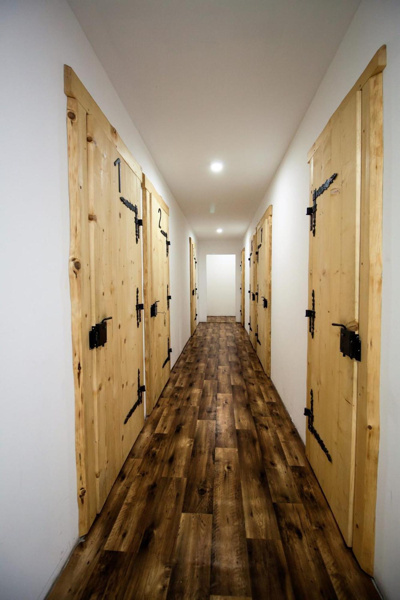 Kremenaros Hostel Ustrzyki Górne Buitenkant foto