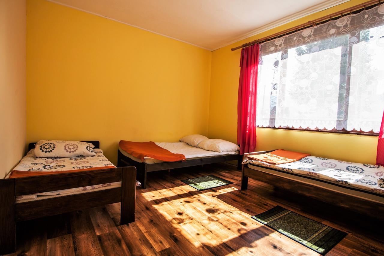 Kremenaros Hostel Ustrzyki Górne Buitenkant foto