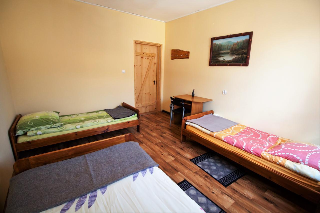 Kremenaros Hostel Ustrzyki Górne Buitenkant foto
