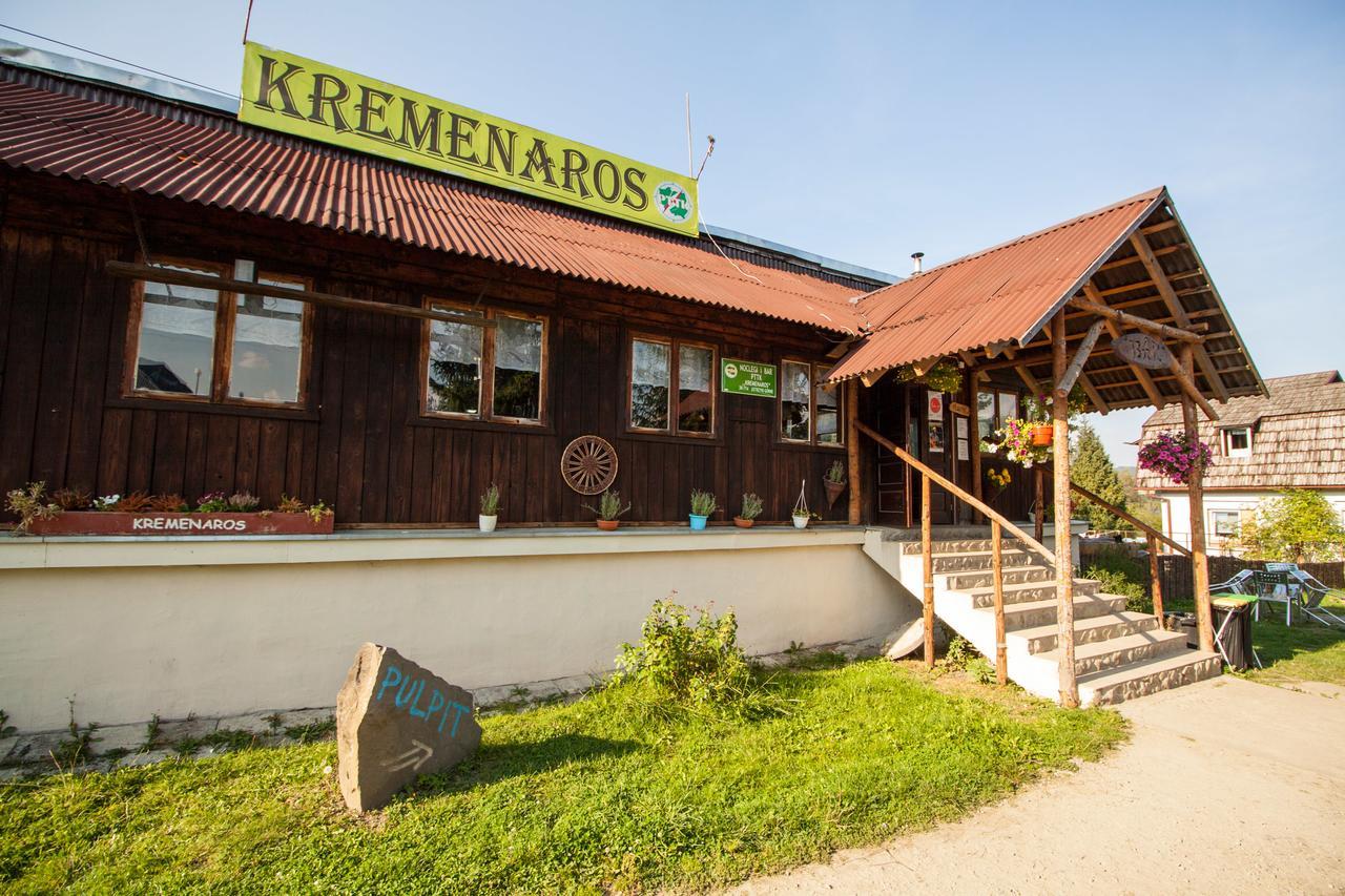Kremenaros Hostel Ustrzyki Górne Buitenkant foto