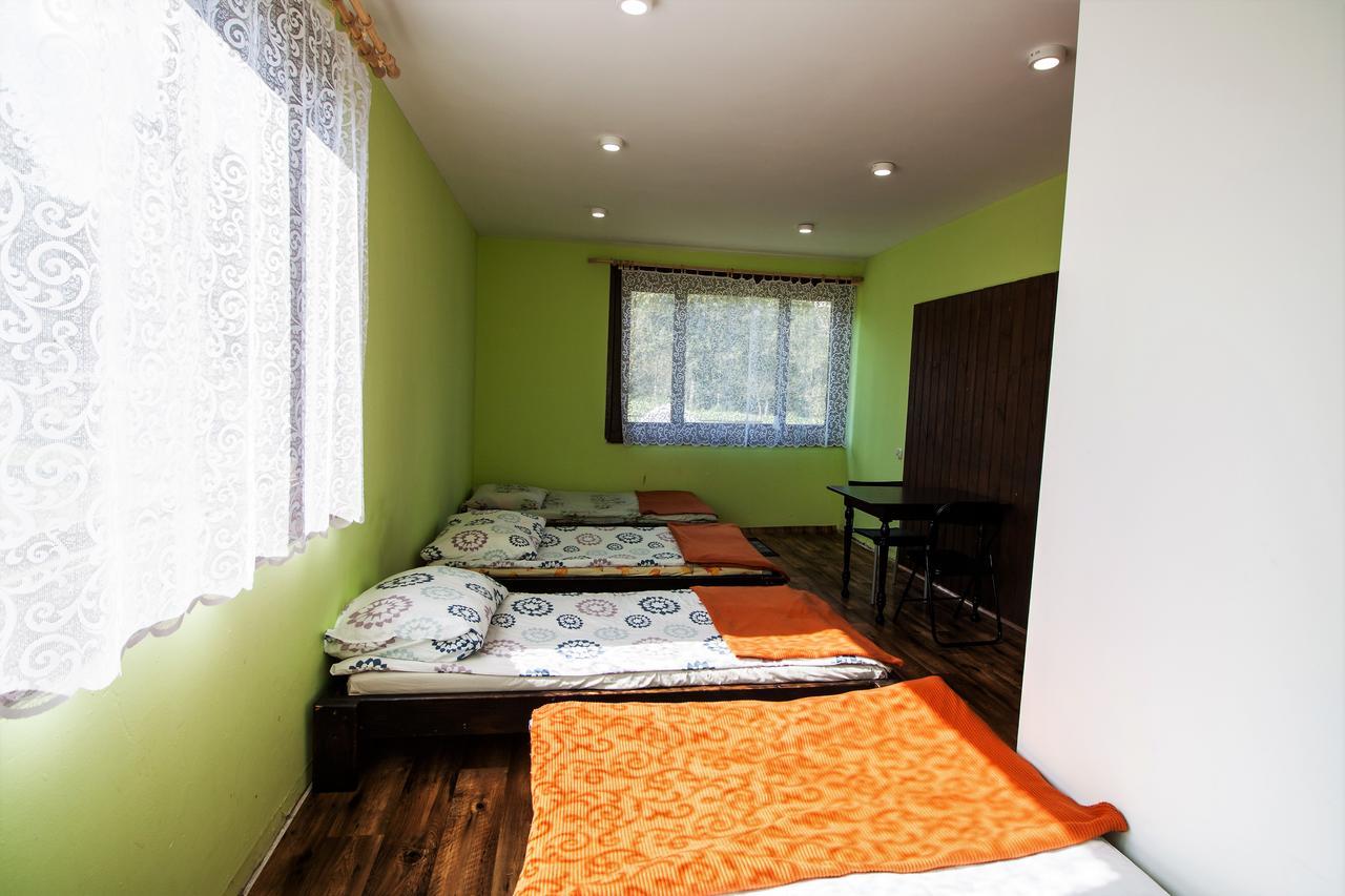 Kremenaros Hostel Ustrzyki Górne Buitenkant foto