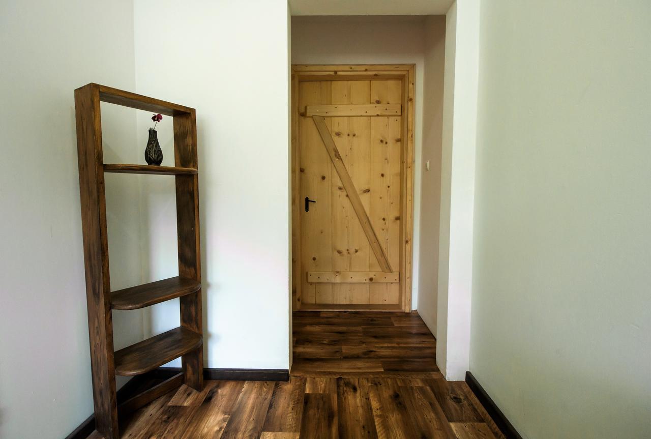 Kremenaros Hostel Ustrzyki Górne Buitenkant foto