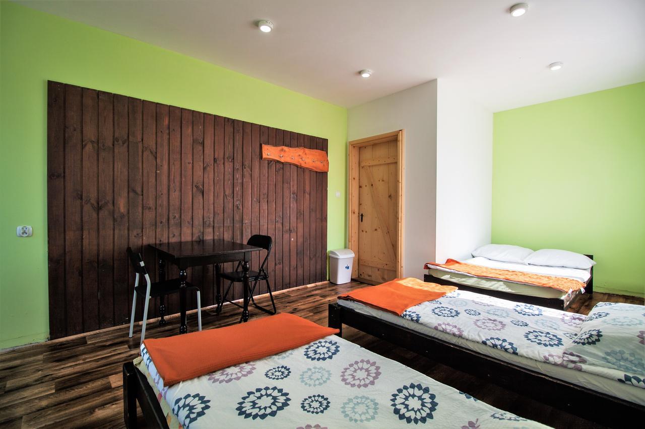 Kremenaros Hostel Ustrzyki Górne Buitenkant foto