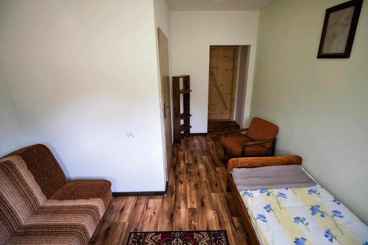 Kremenaros Hostel Ustrzyki Górne Buitenkant foto